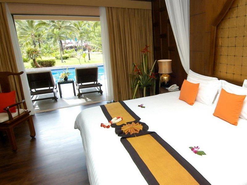 Marriott Resort And Spa Nai Yang Beach Buitenkant foto